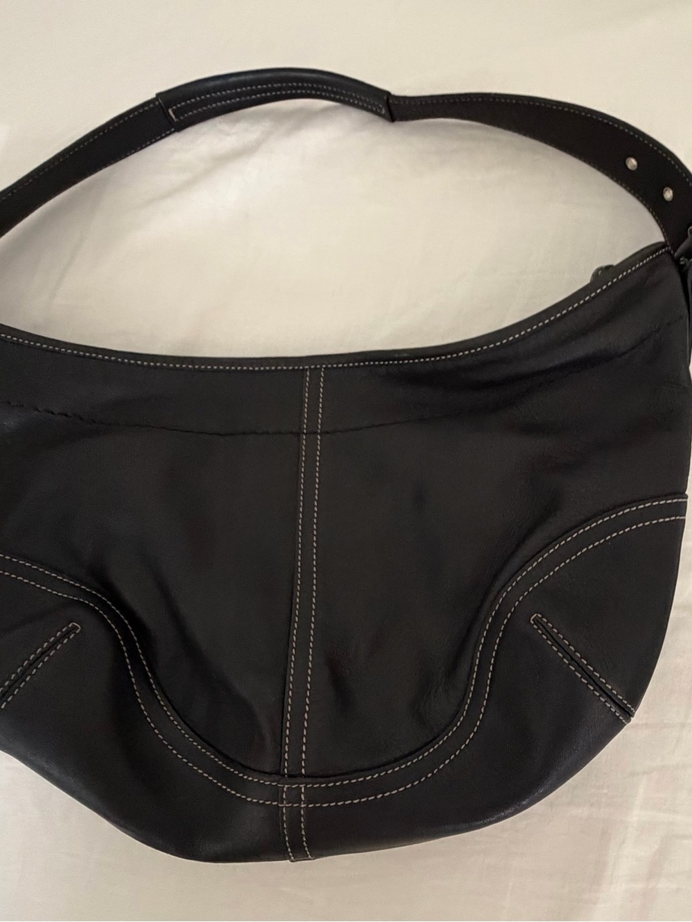 Vintage Coach Black Leather Hobo shoulder bag  with White Contrast Stitching- in - Picture 5 of 11